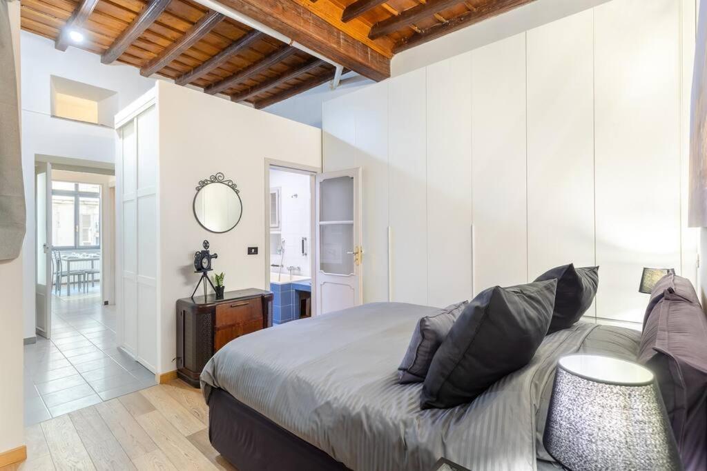 Historical Suite - Pieno Centro - Porta Nuova- Piazza Castello ตูริน ภายนอก รูปภาพ