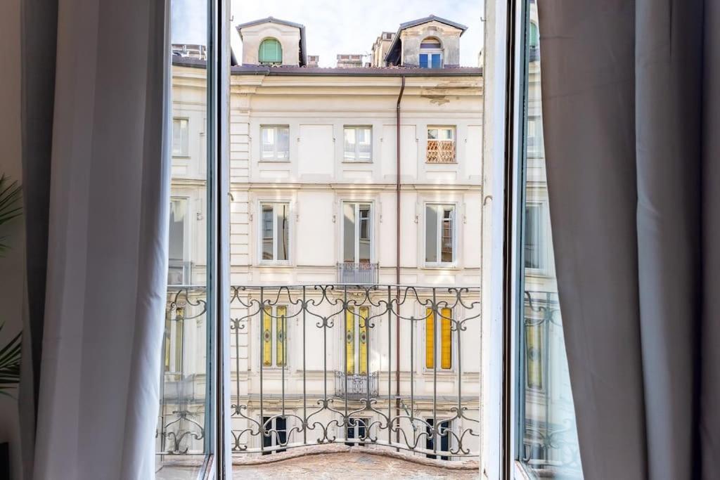 Historical Suite - Pieno Centro - Porta Nuova- Piazza Castello ตูริน ภายนอก รูปภาพ